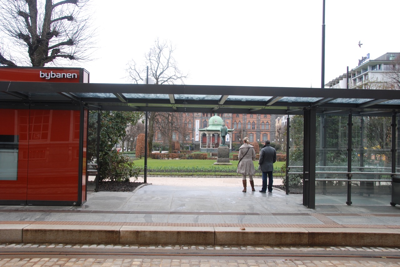 Heller og kantstein av granitt, Bergen